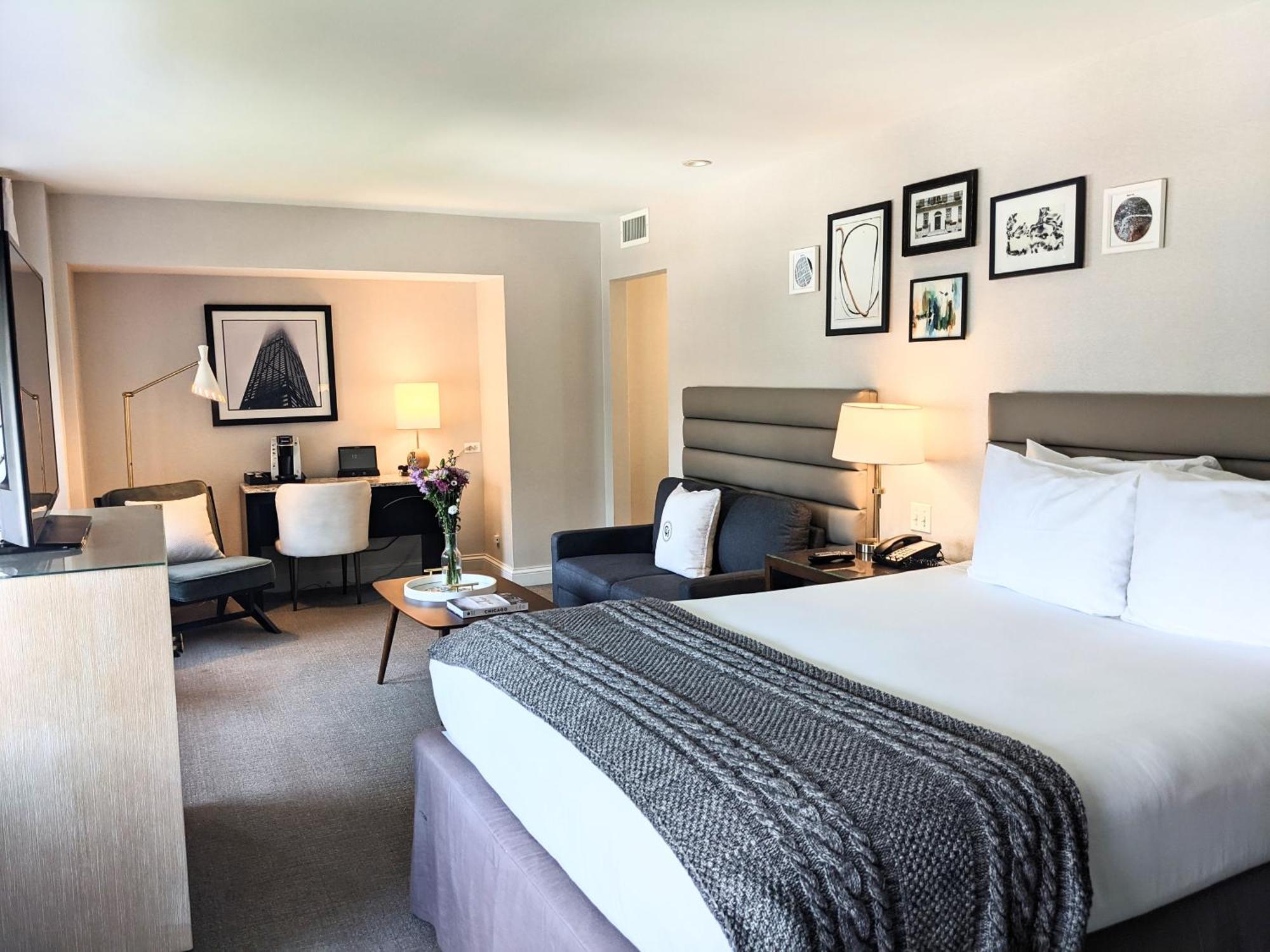 King Studio Suite