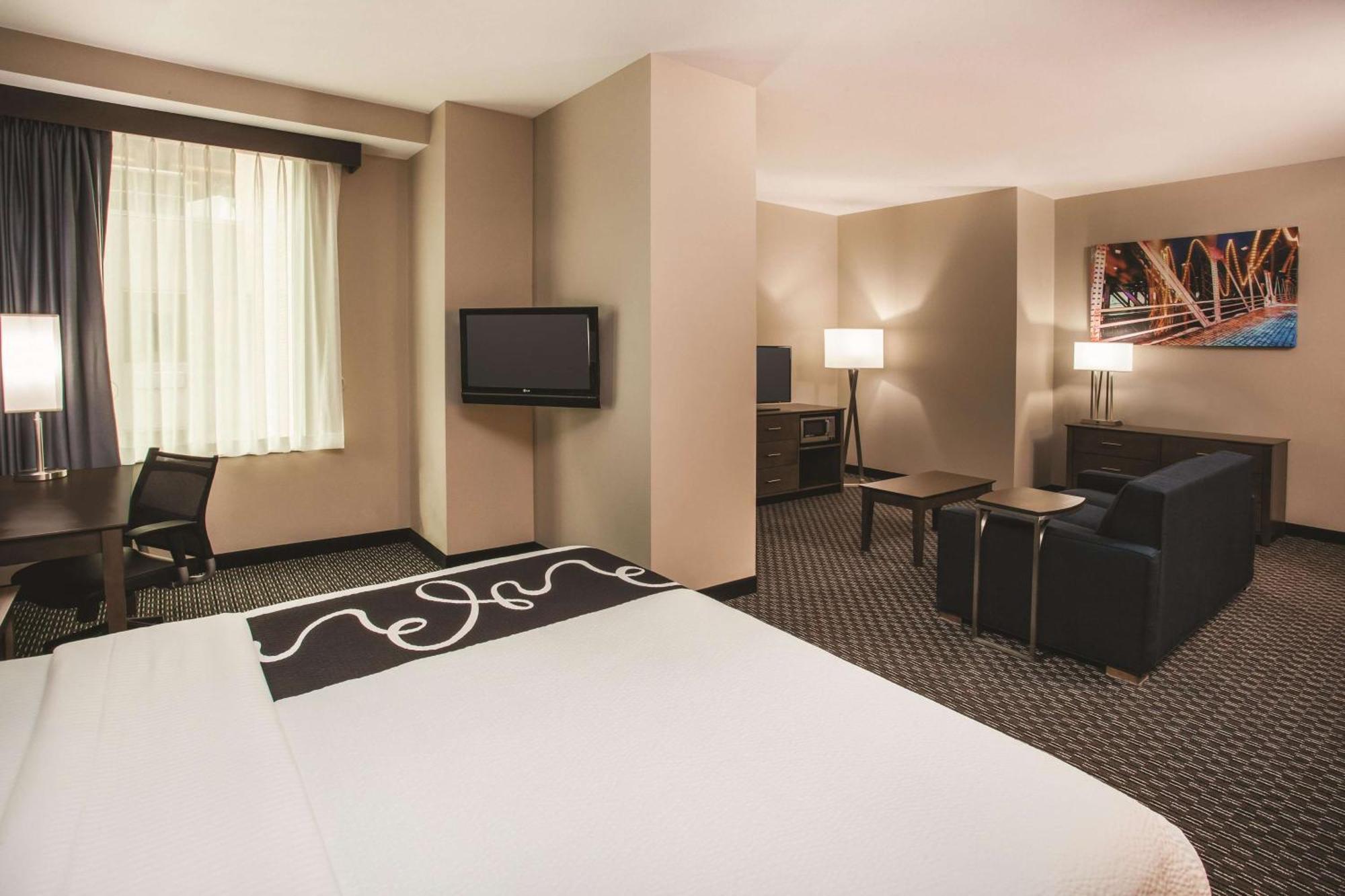 One-Bedroom Suite One King Bed Sofa Bed Non-Smoking