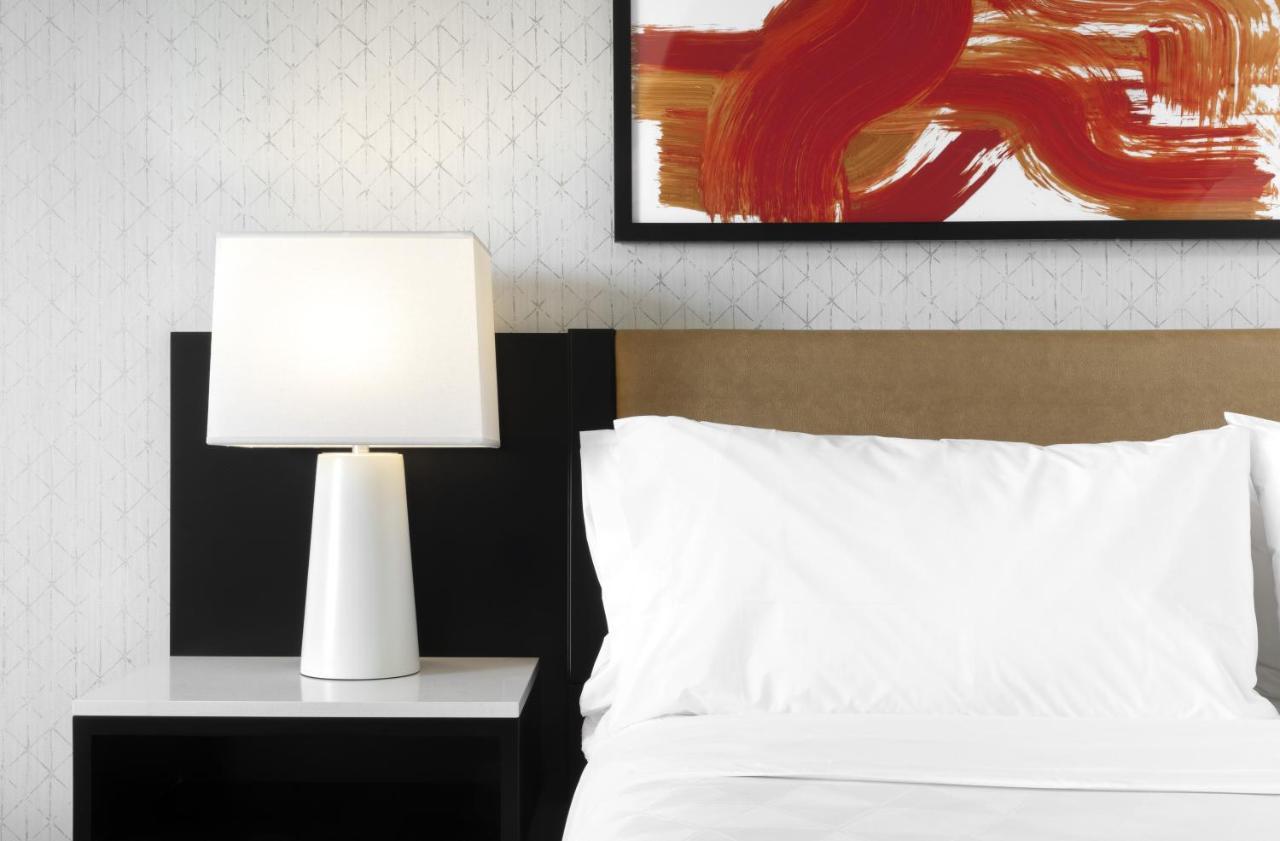 Standard King Room with Skyline View - Communications Access