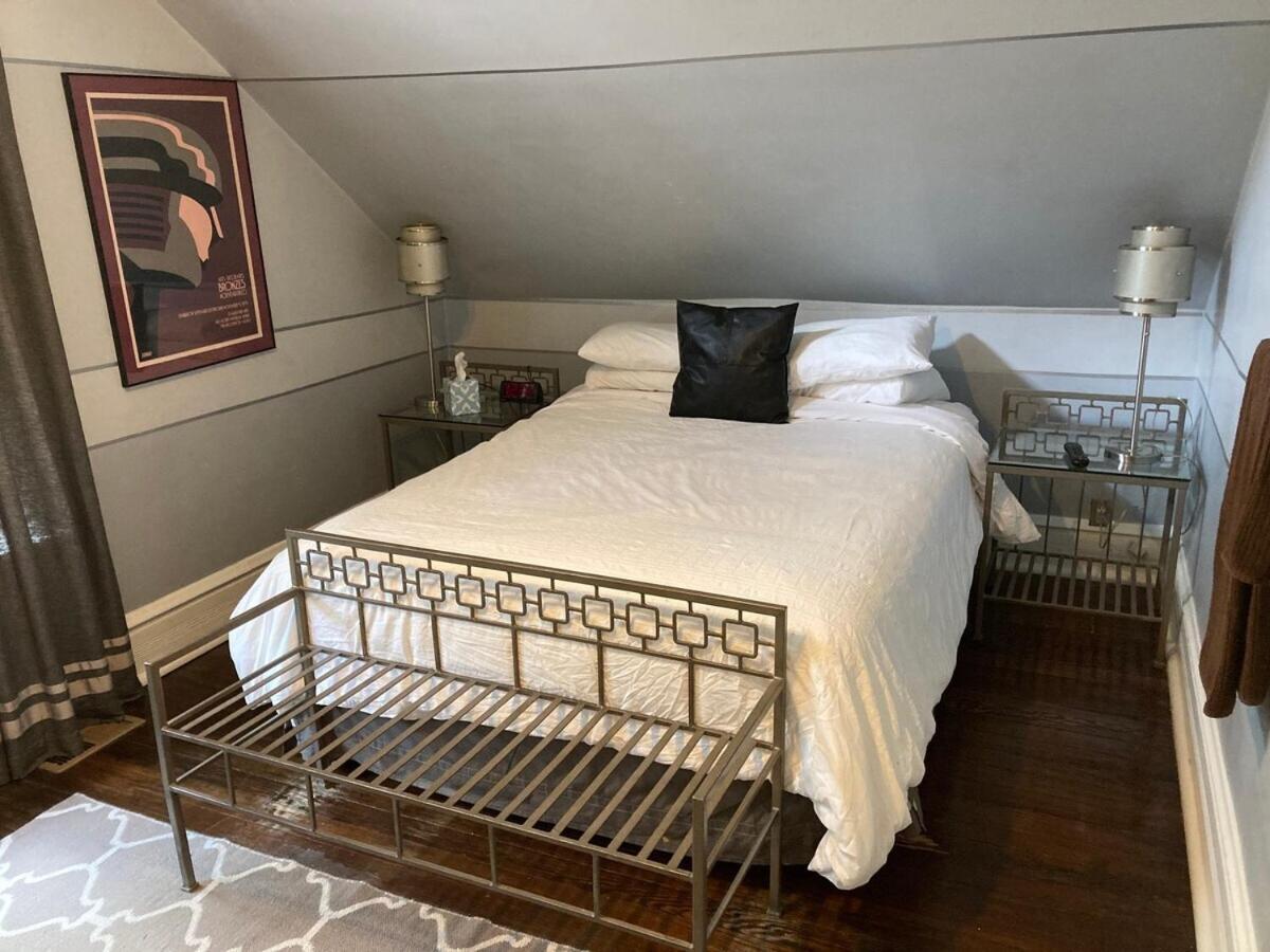 Queen Room with Shared Bathroom