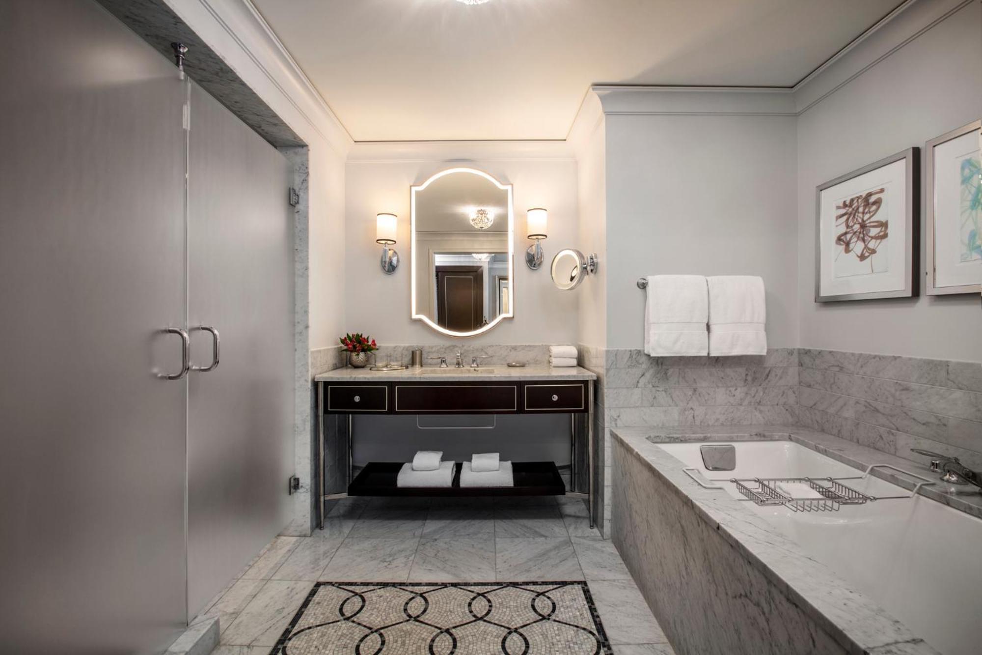 Deluxe King Room with Fireplace