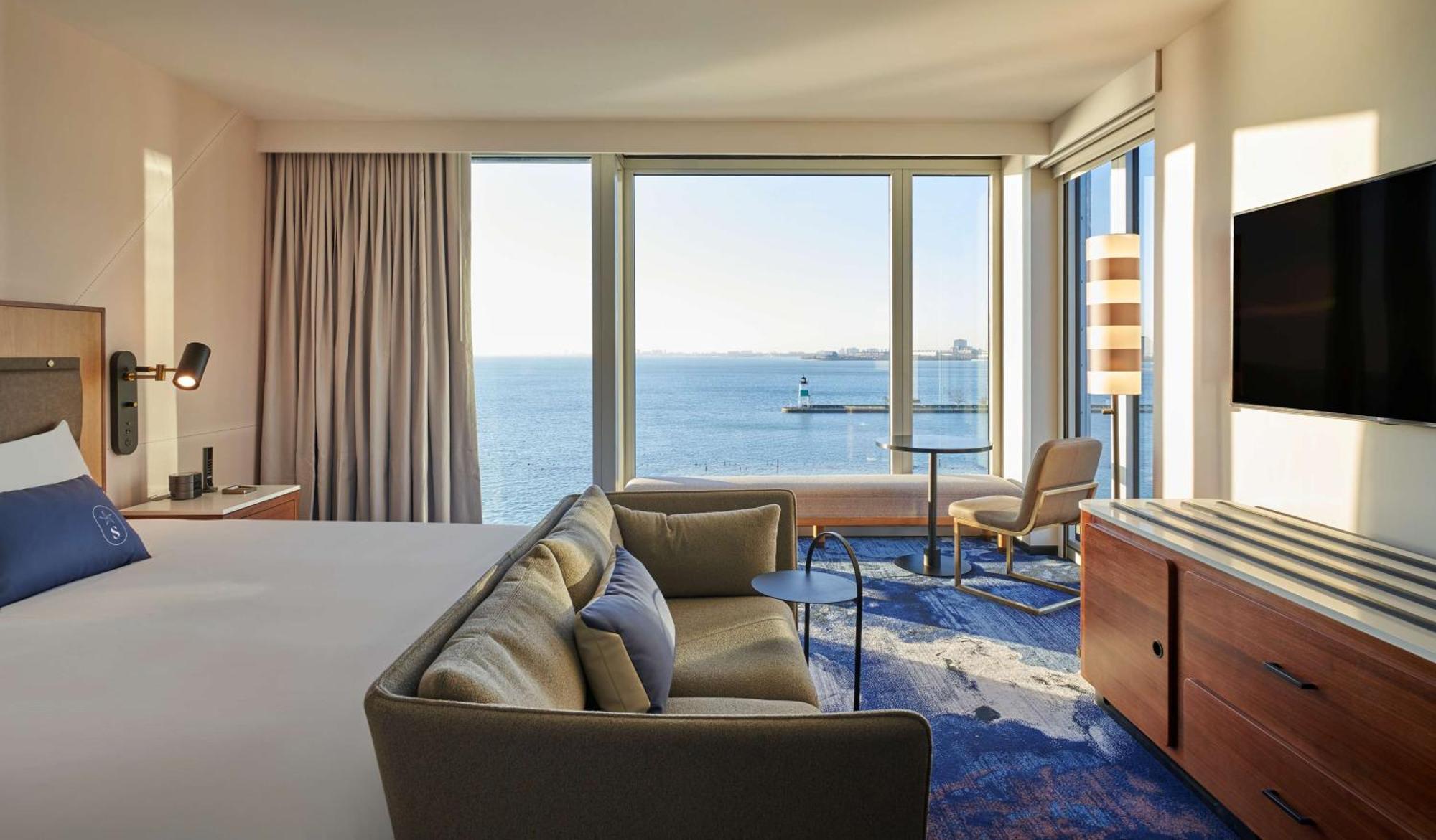 Corner King Room High Floor