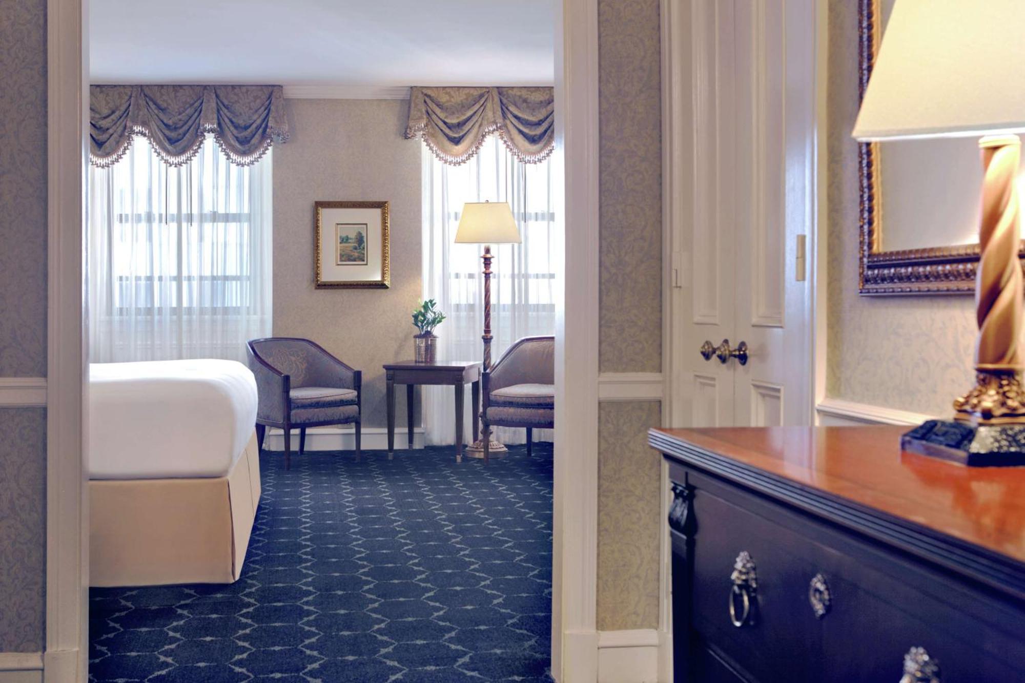 Deluxe King Room,1552445428:JPEG