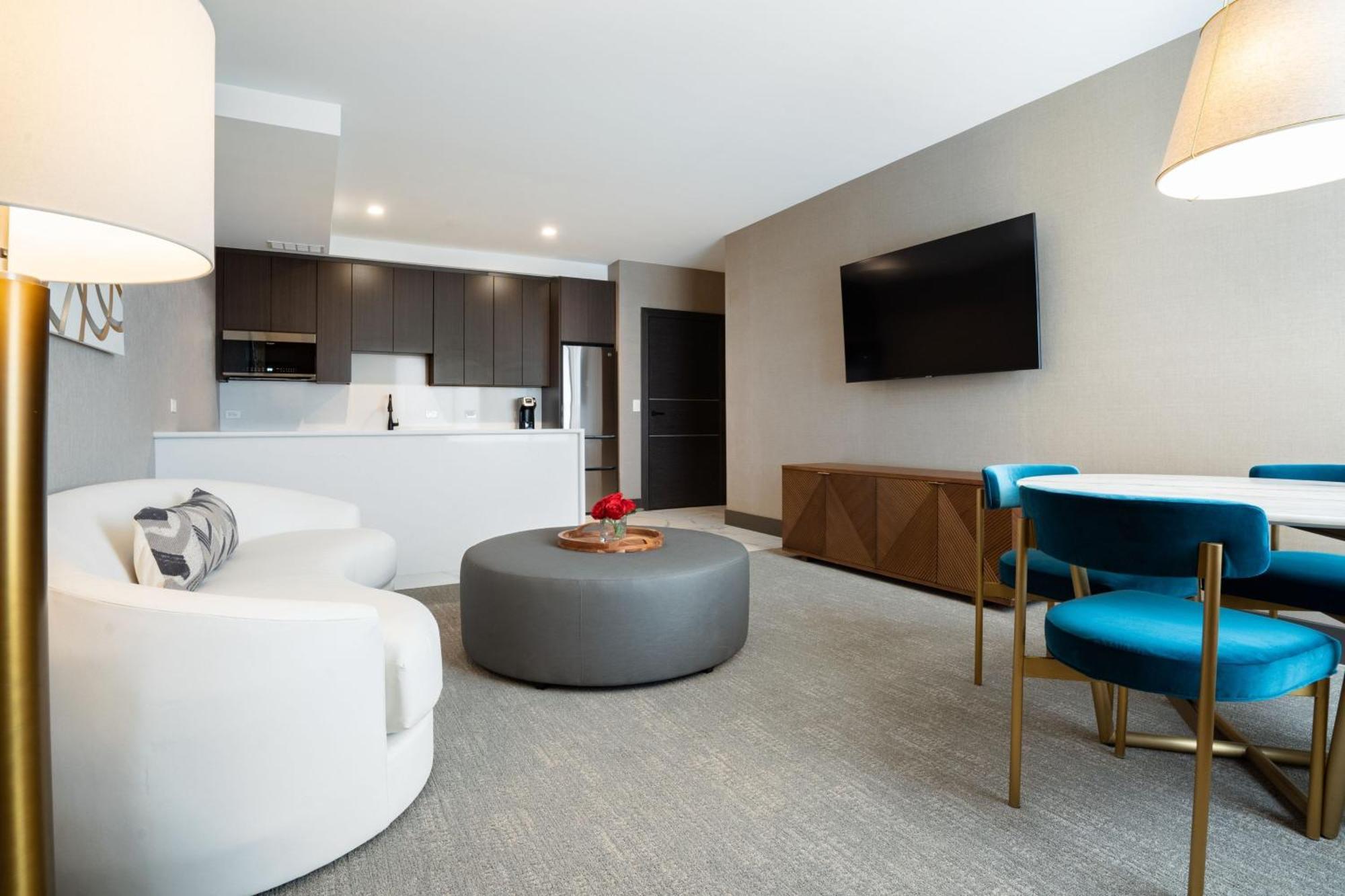 One-Bedroom King Suite Sofa Bed