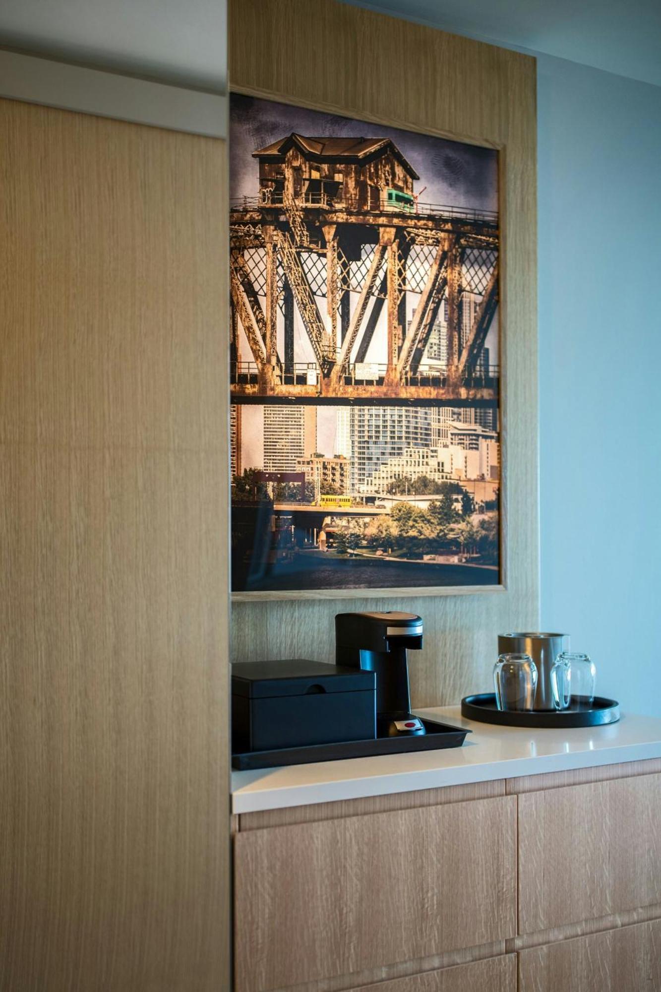 King Room Lake View High Floor or Mobility Hearing Accessible Tub