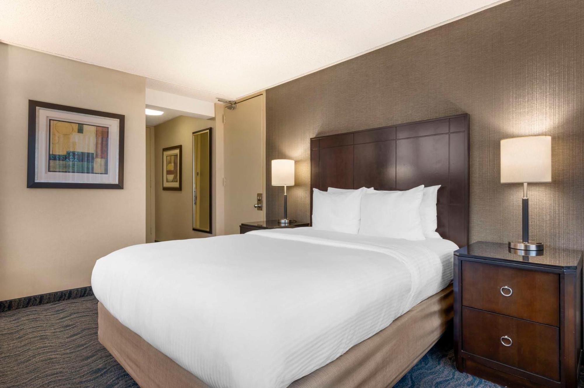 Queen Room Lake View Non-Smoking