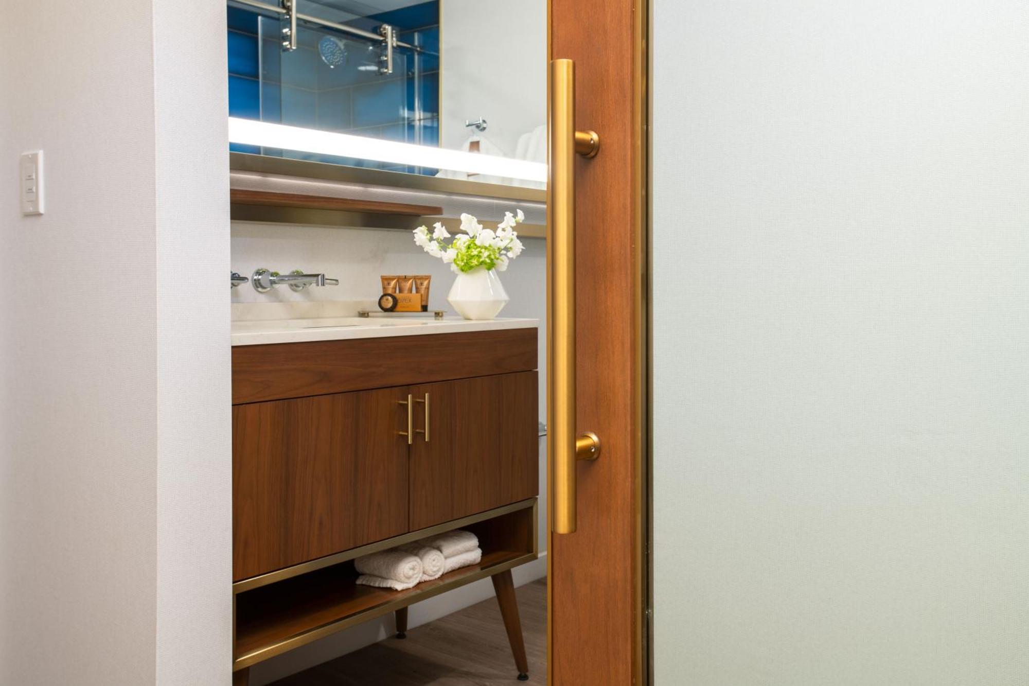 Deluxe King Room Limited View Roll Shower Mobility Accessible