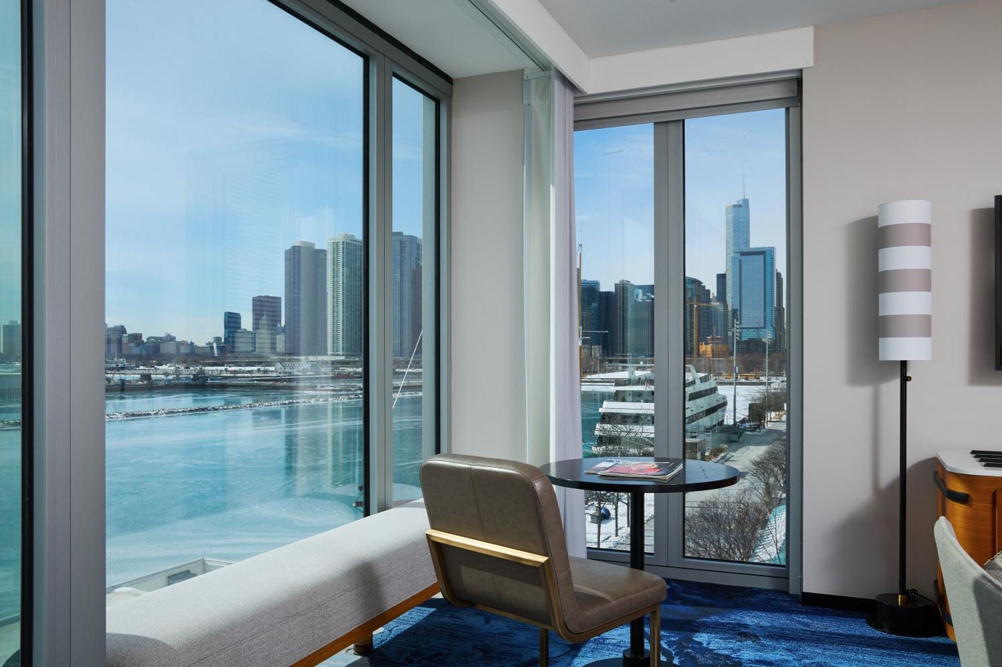 Corner King Room High Floor