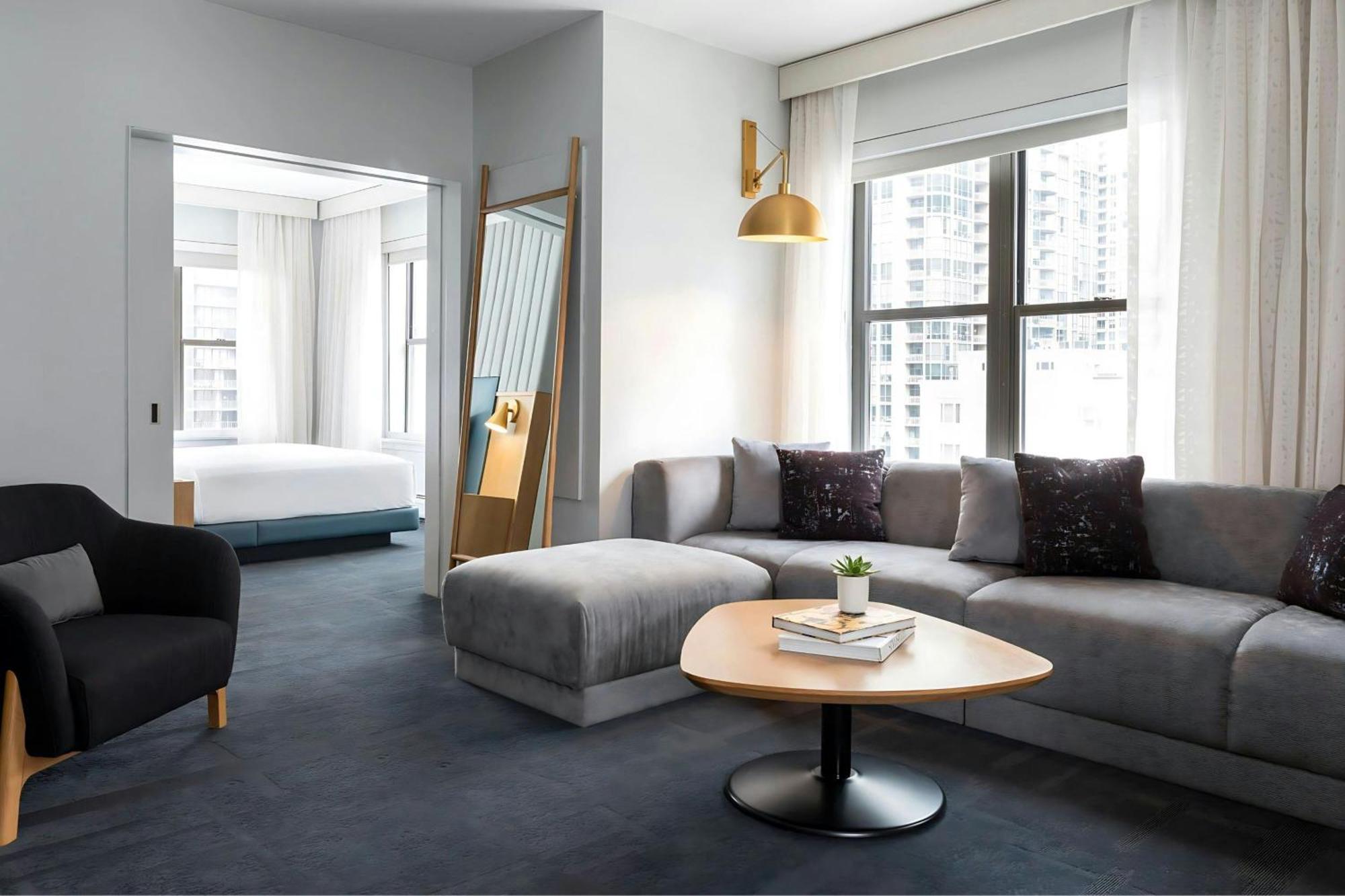 One-Bedroom Corner King Suite