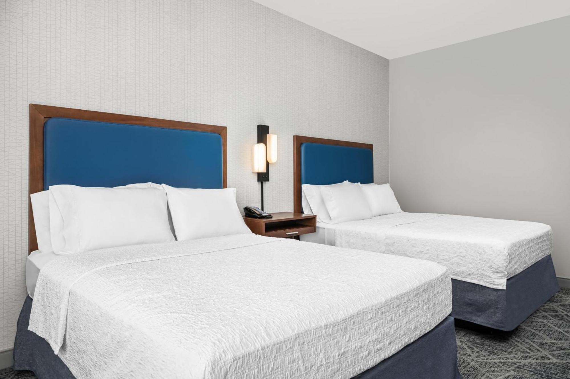 Queen Room Two Queen Beds Hearing Access