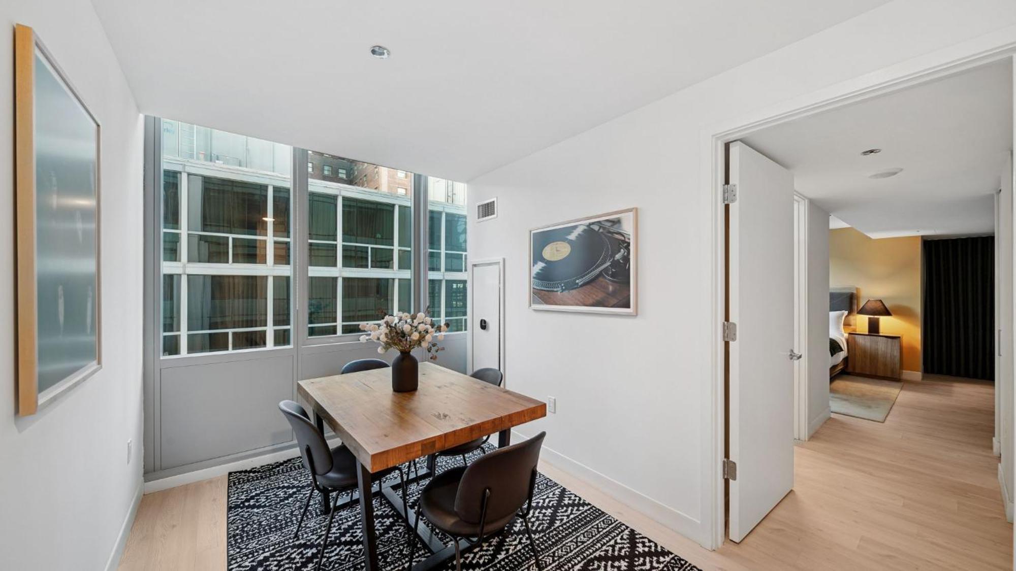 1 Bedroom w or Den South Loop Chicago