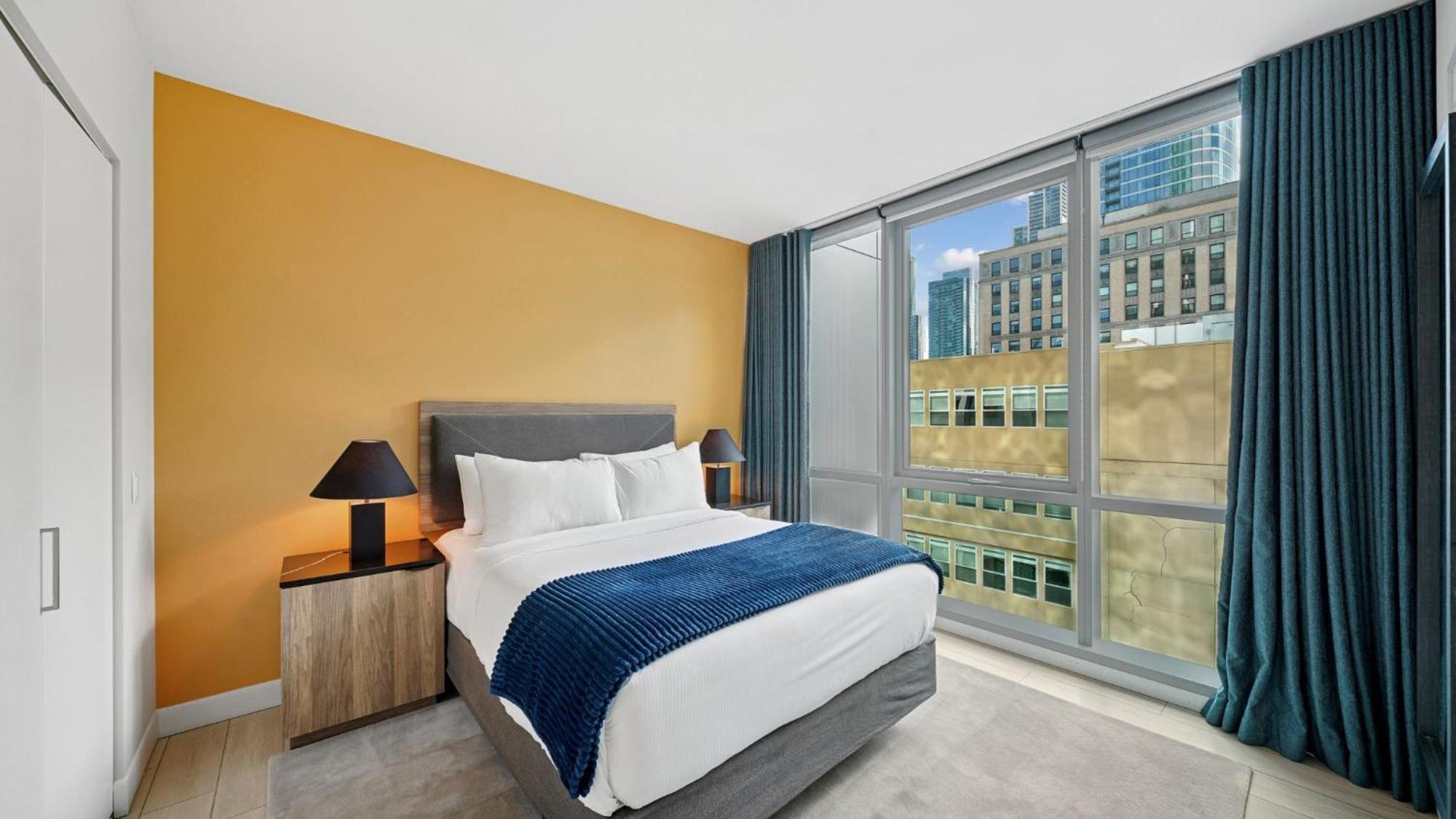 1 Bedroom Premium Apt South Loop Chicago
