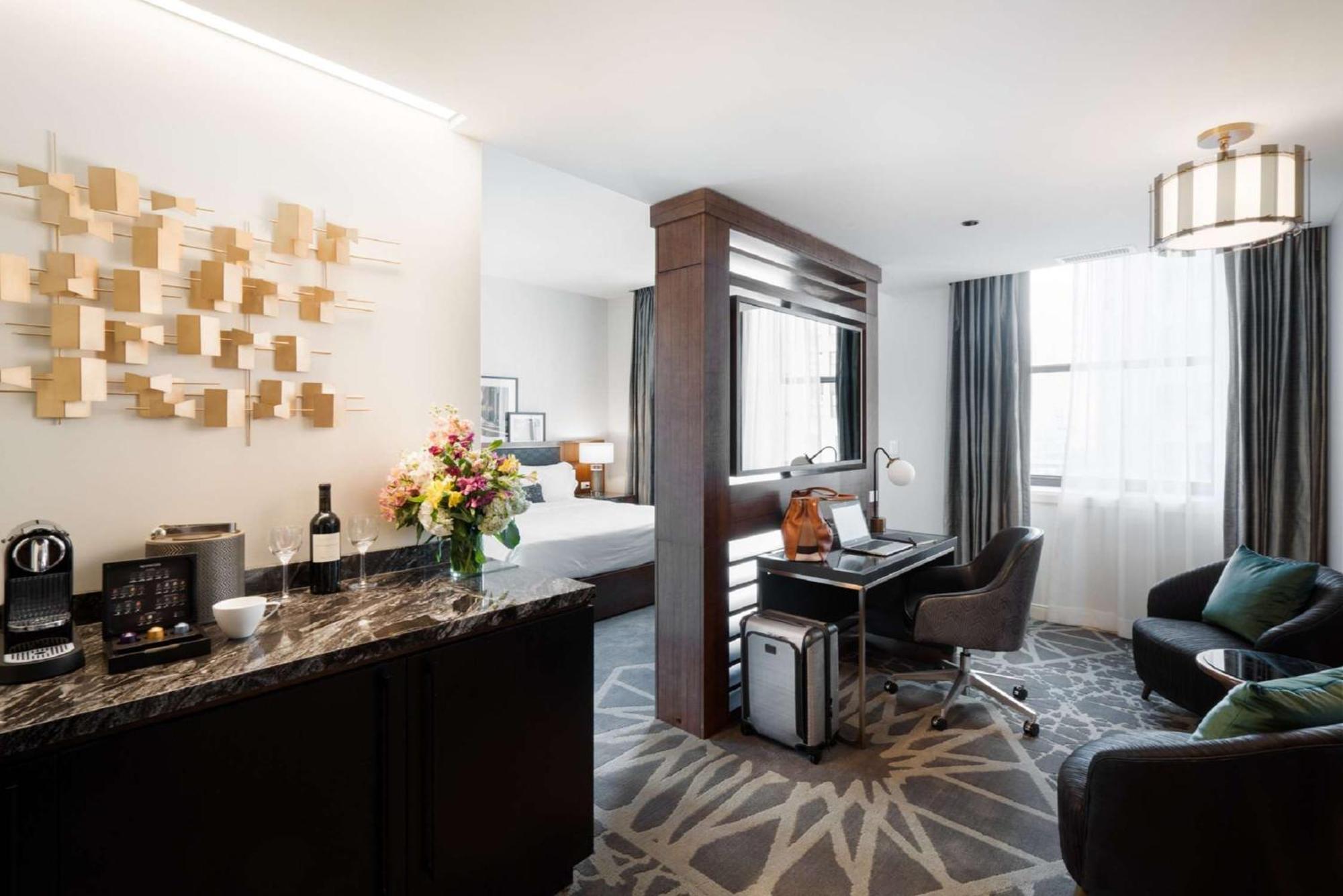 Corner King Studio Suite