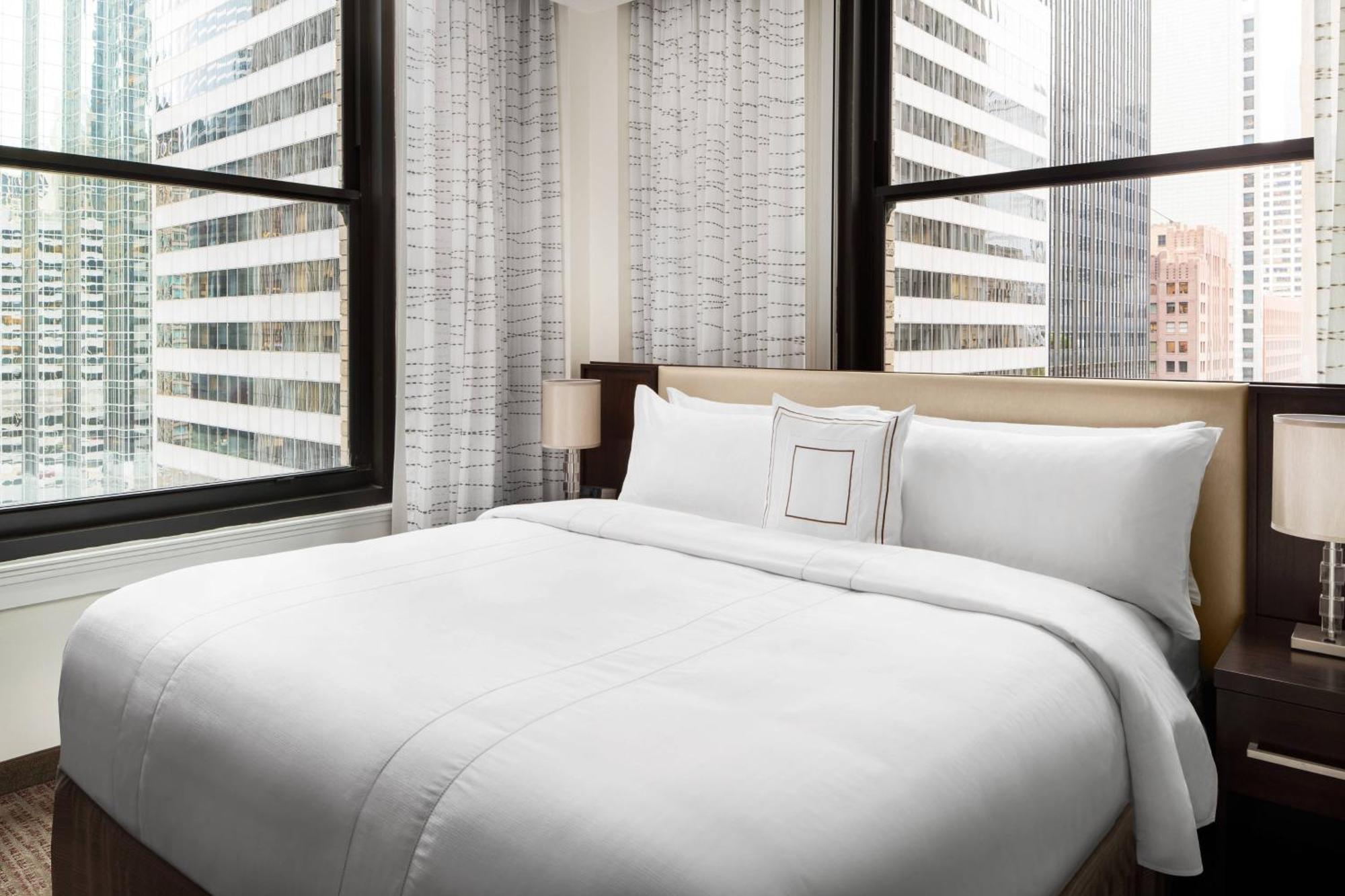 One-Bedroom King Suite