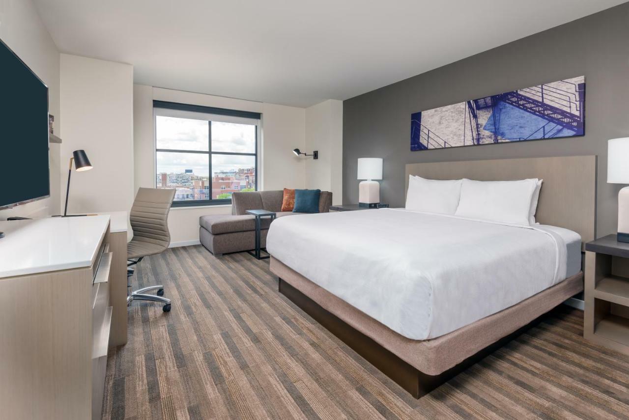 Den King Room - High Floor