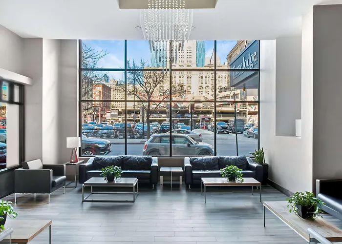 Hotels Downtown ChicagoTravelodge By Wyndham Downtown