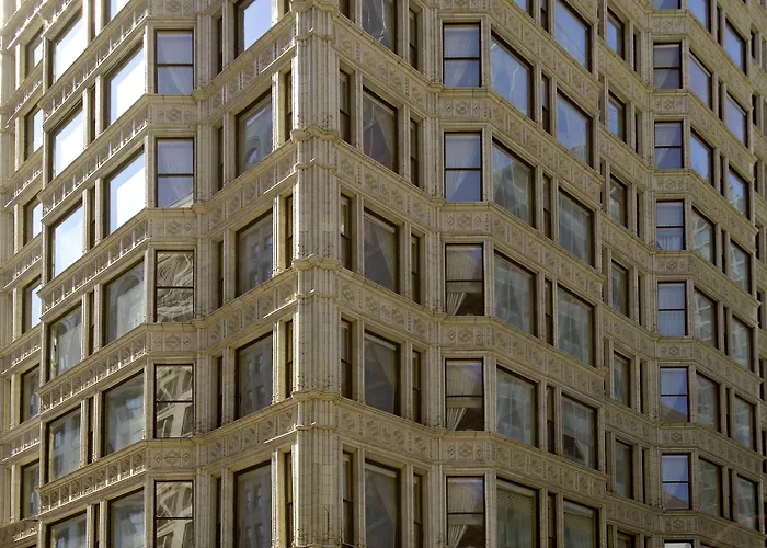 Staypineapple, An Iconic Hotel, The Loop Chicago